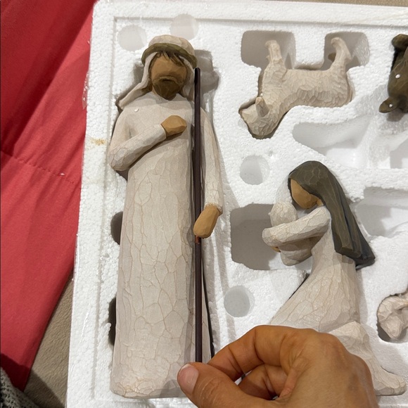 Willow Tree Hand Painted Resin Nativity Figurine w boxes - Picture 16 of 17